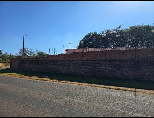 4 BEDROOM HOUSE FOR SALE IN SINOVILLE